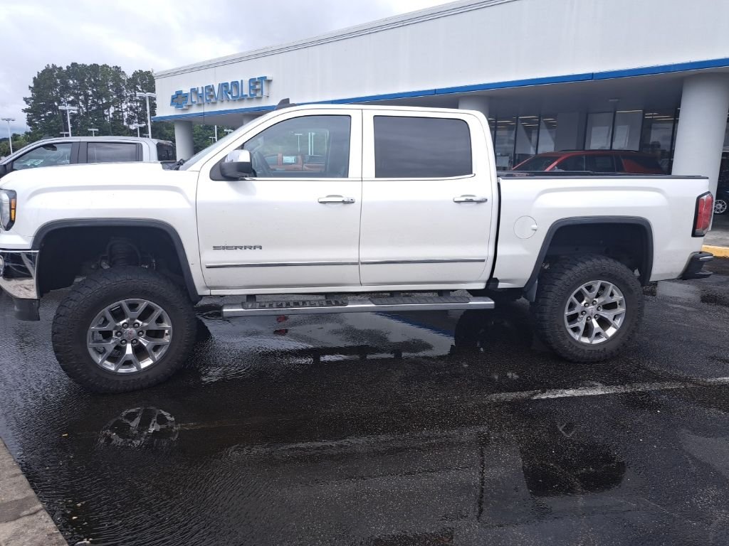 Used 2017 White GMC SLT image 2