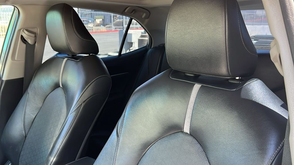 Used 2018 Gray Toyota XSE image 15