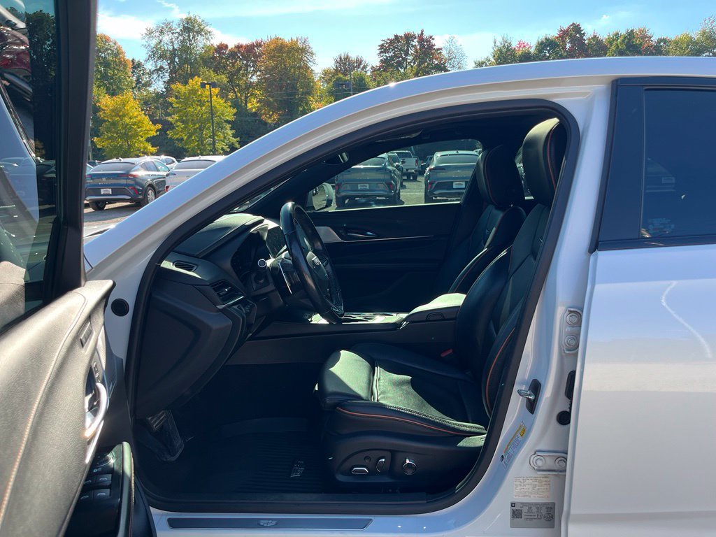 Used 2021 Crystal White Tricoat Cadillac Sport image 19