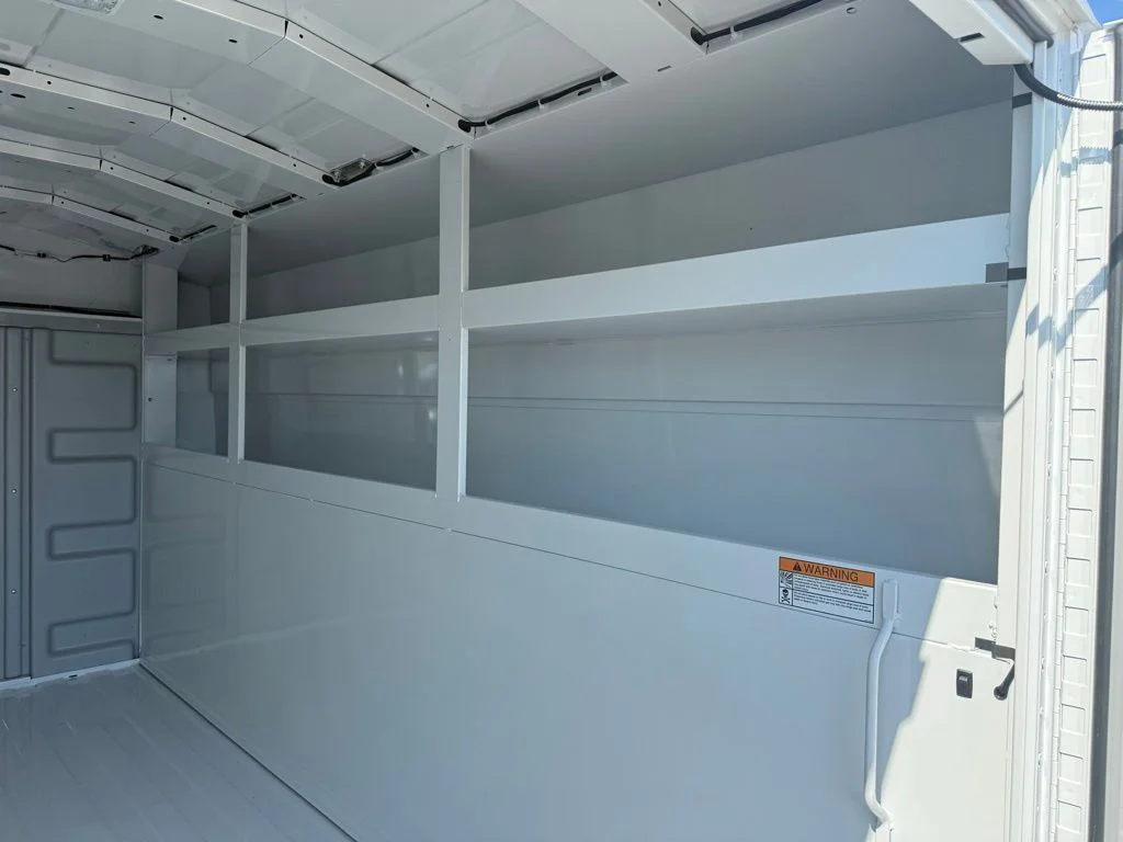 New 2026 Oxford White Ford E-350 SRW image 31