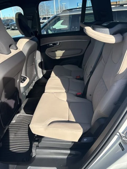 2026 Volvo XC90 Plus - Photo 33