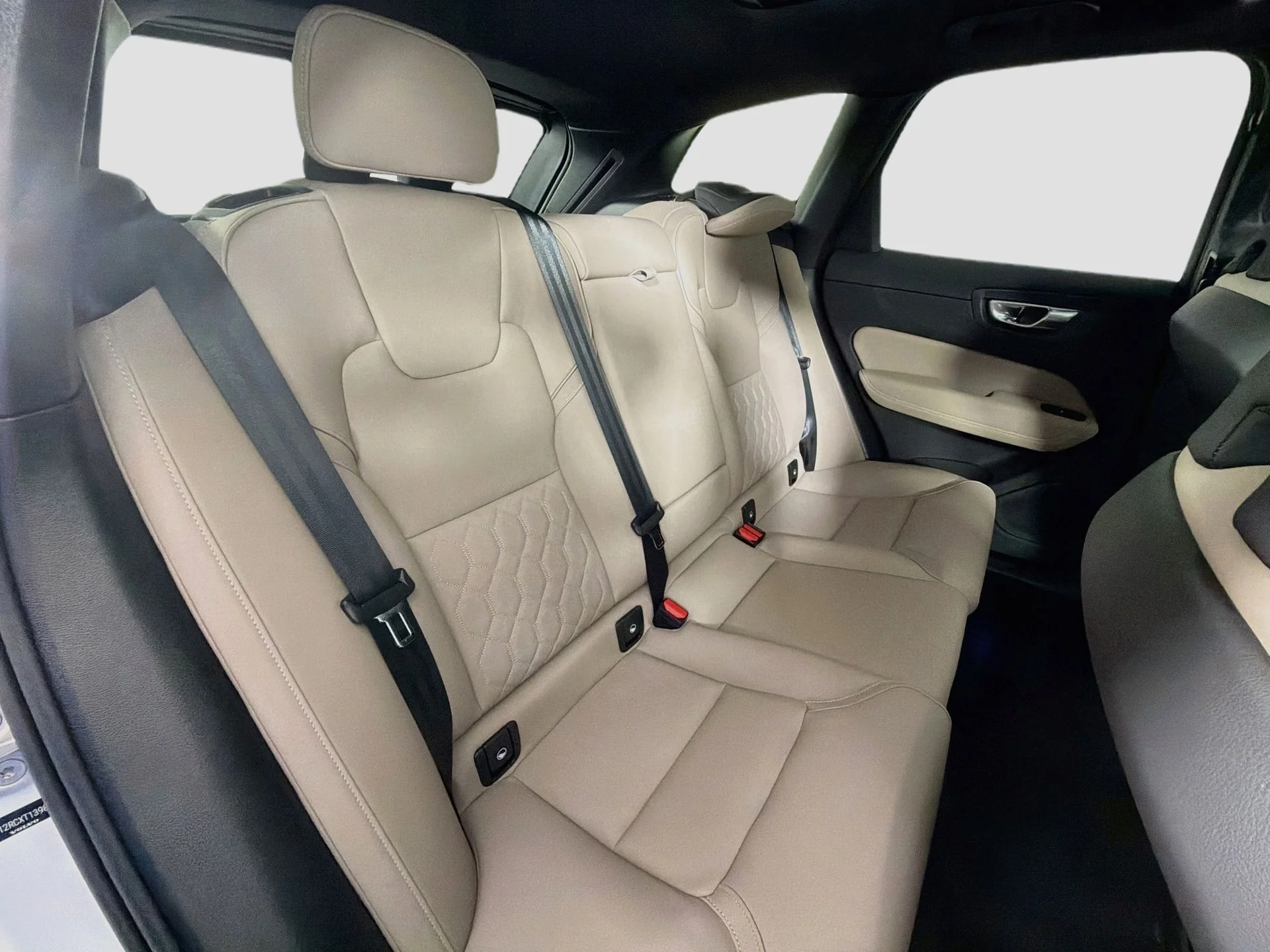 New 2026 Crystal White Volvo Plus image 26