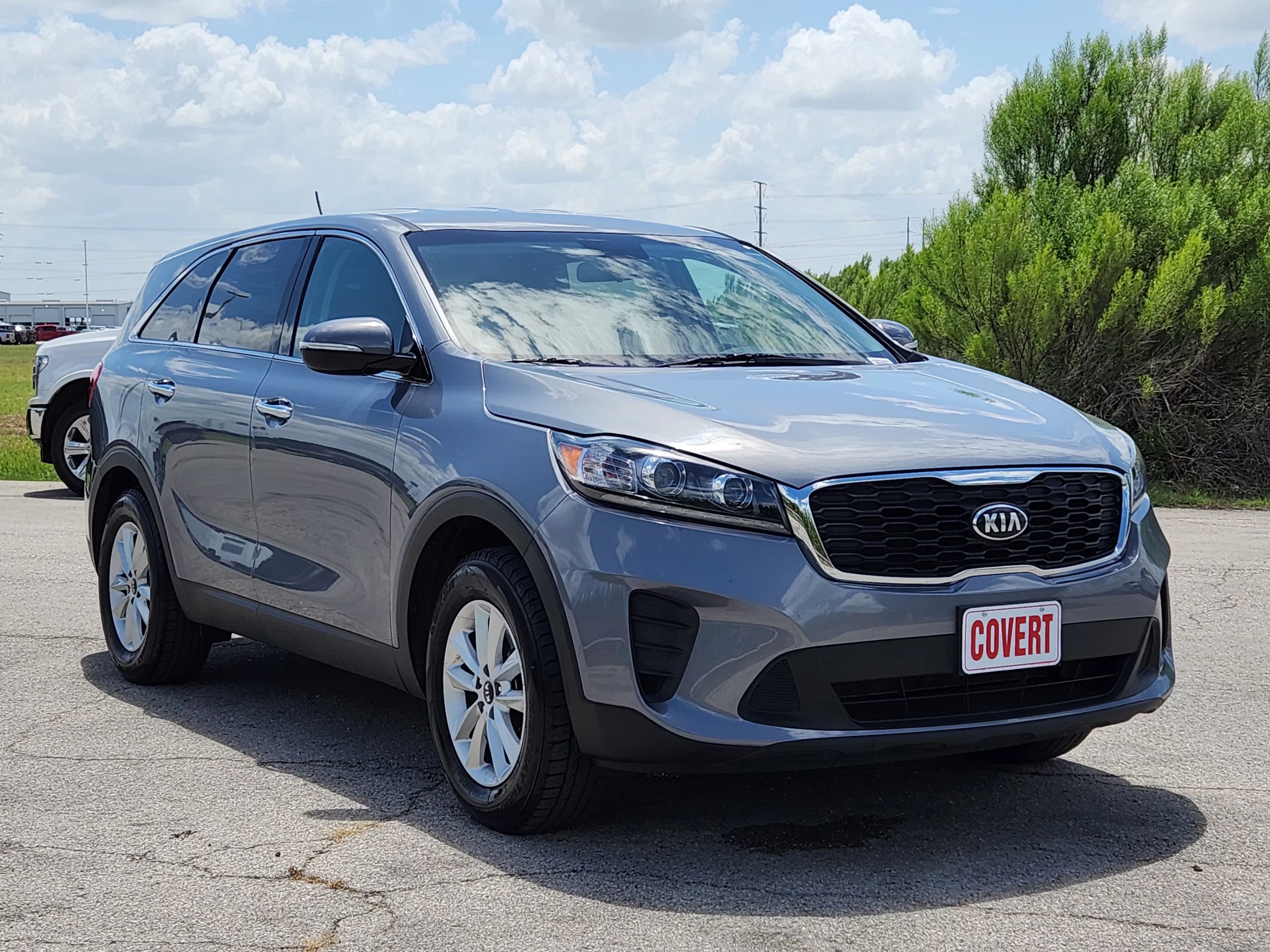 Used 2020 Everlasting Silver Kia L image 3
