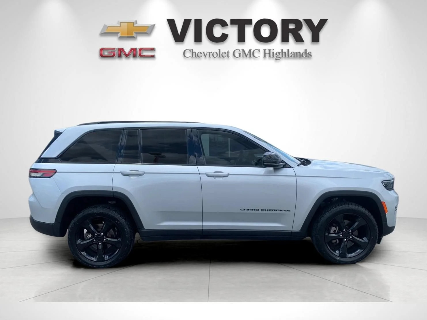 2023 Jeep Grand Cherokee Altitude - Photo 2