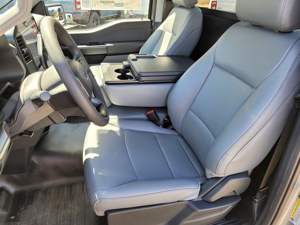 New 2026 Iconic Silver Metallic Ford XL image 7