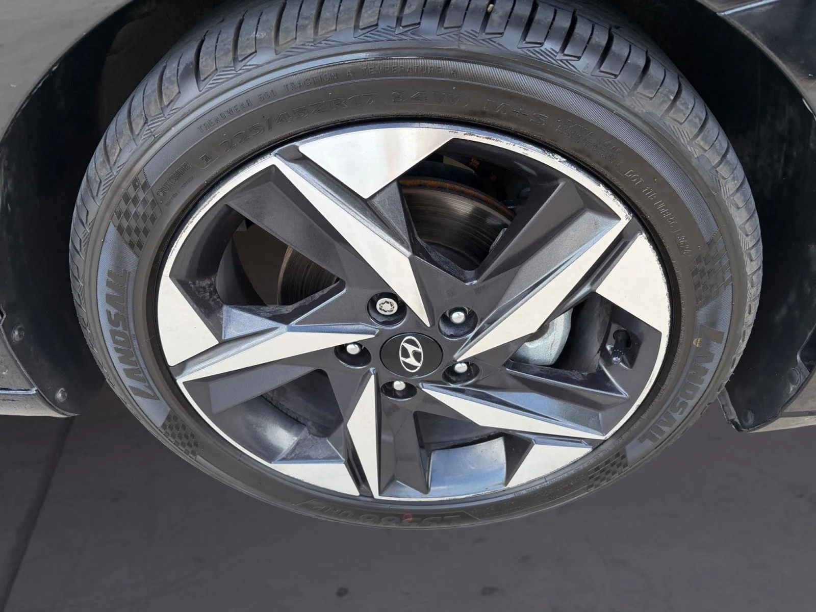 Used 2023 Phantom Black Hyundai SEL image 14