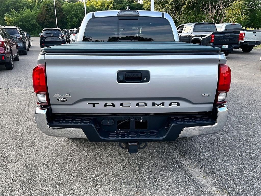 Used 2019 Silver Toyota SR5 image 10