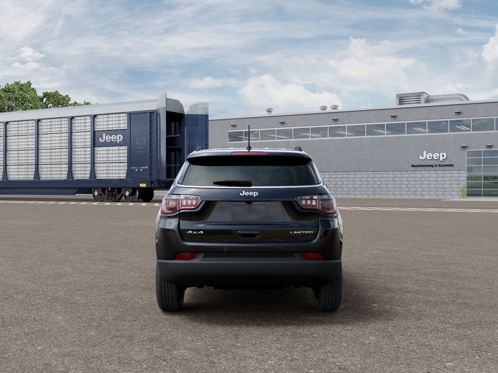 New 2026 Diamond Black Crystal Pearl-Coat Exterior Paint Jeep Limited image 7