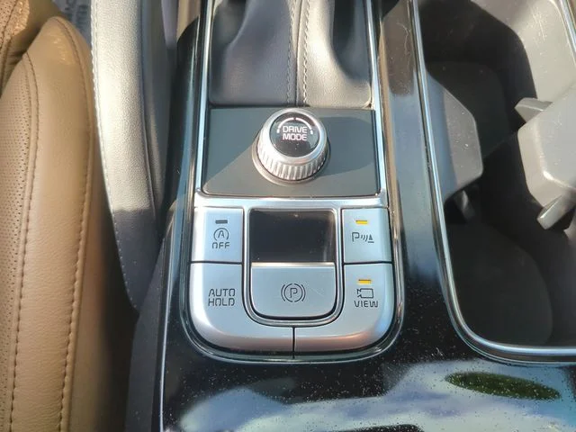 Used 2020 White Kia SX image 29