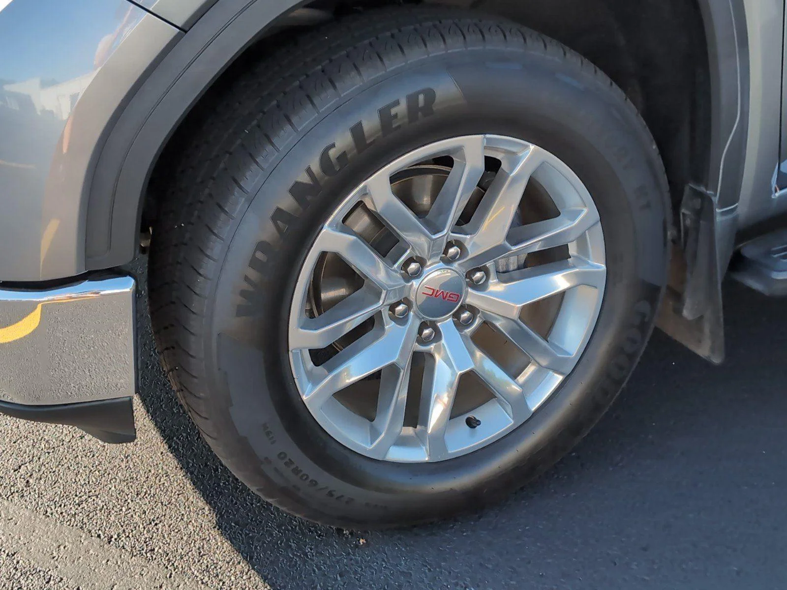 Used 2019 SATIN STEEL METALLIC GMC SLT image 17
