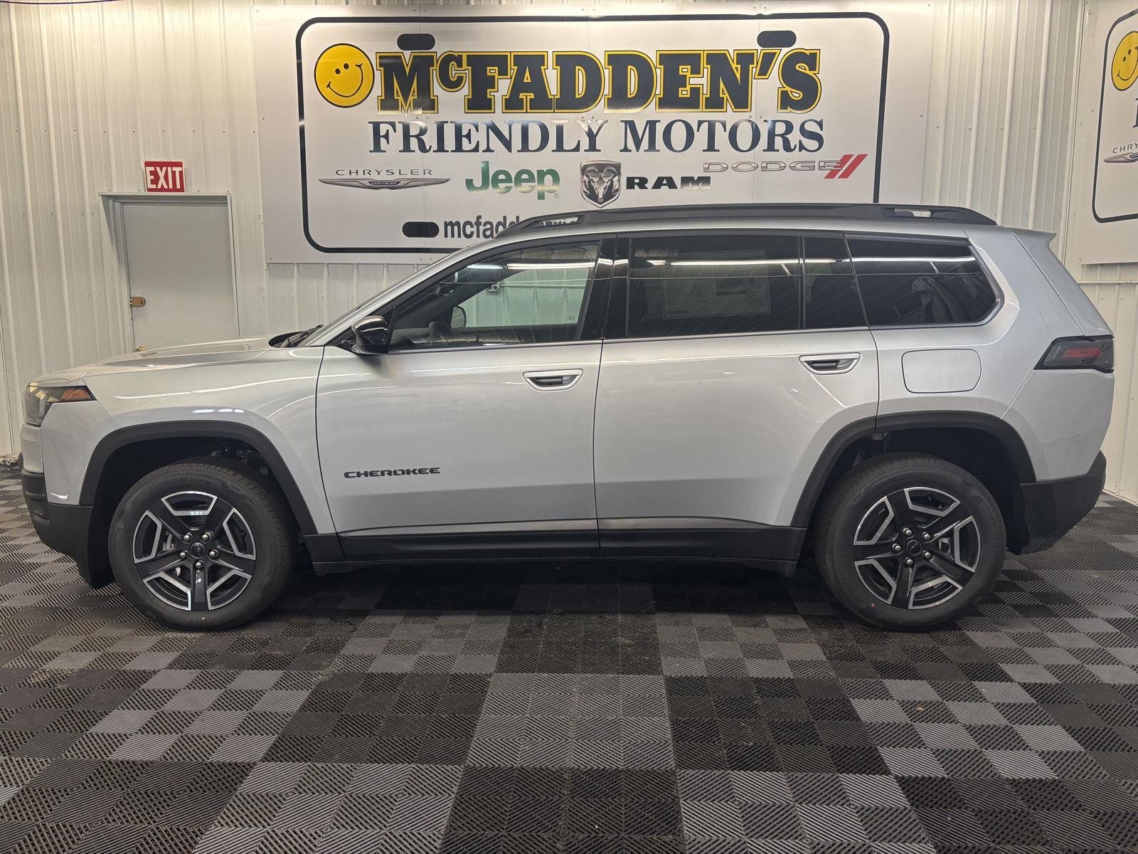 New 2026 Silver Zynith Clear-Coat Exterior Paint Jeep Laredo image 6