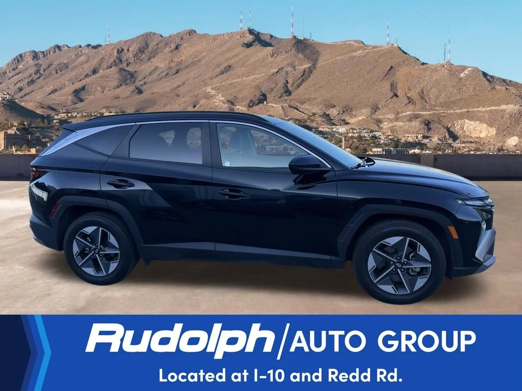 Used 2025 Black Hyundai SEL image 6