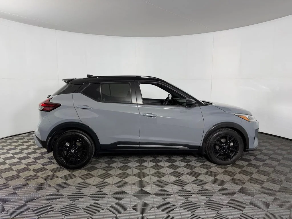 Certified Used 2022 Gray Nissan SR image 7