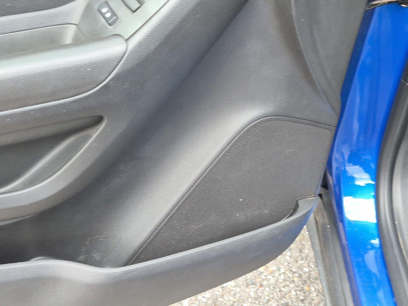 Used 2015 Brilliant Blue Metallic Chevrolet LT image 17