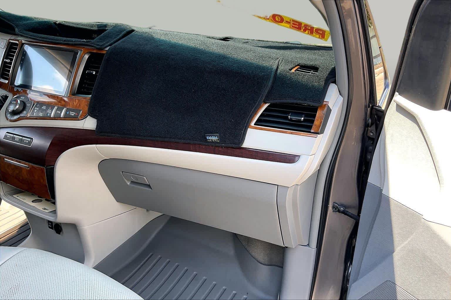 Used 2013 Predawn Gray Mica Toyota LE image 19