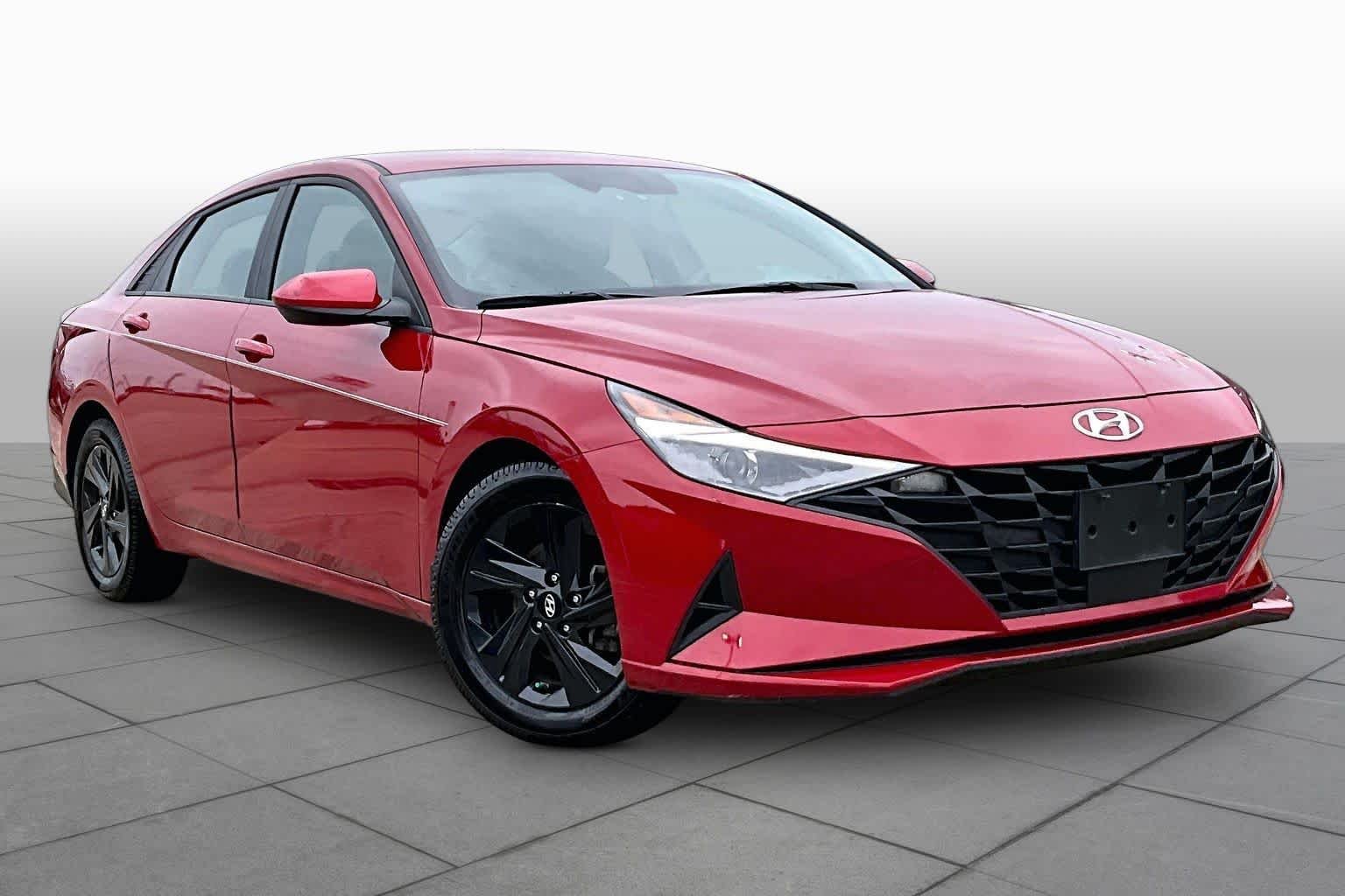 Used 2022 Scarlet Red Pearl Hyundai SEL image 3