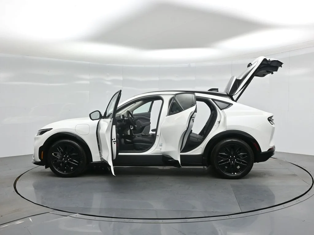 New 2026 Star White Metallic Tri-coat Ford Premium image 34