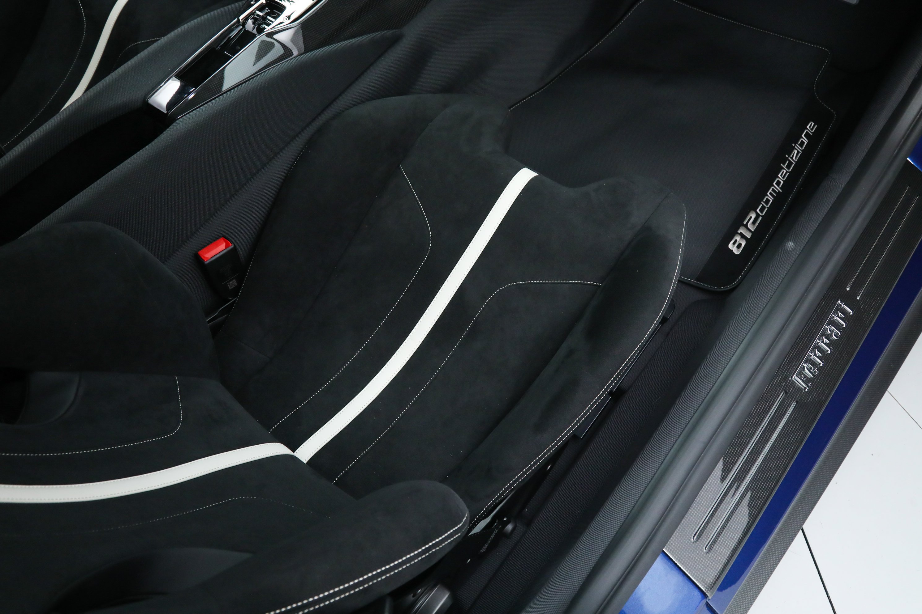 Used 2022 Blue Ferrari  image 28