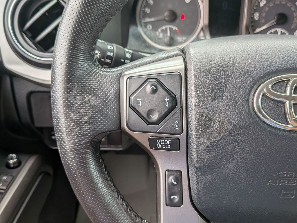 Used 2018 Gray Toyota SR5 image 19