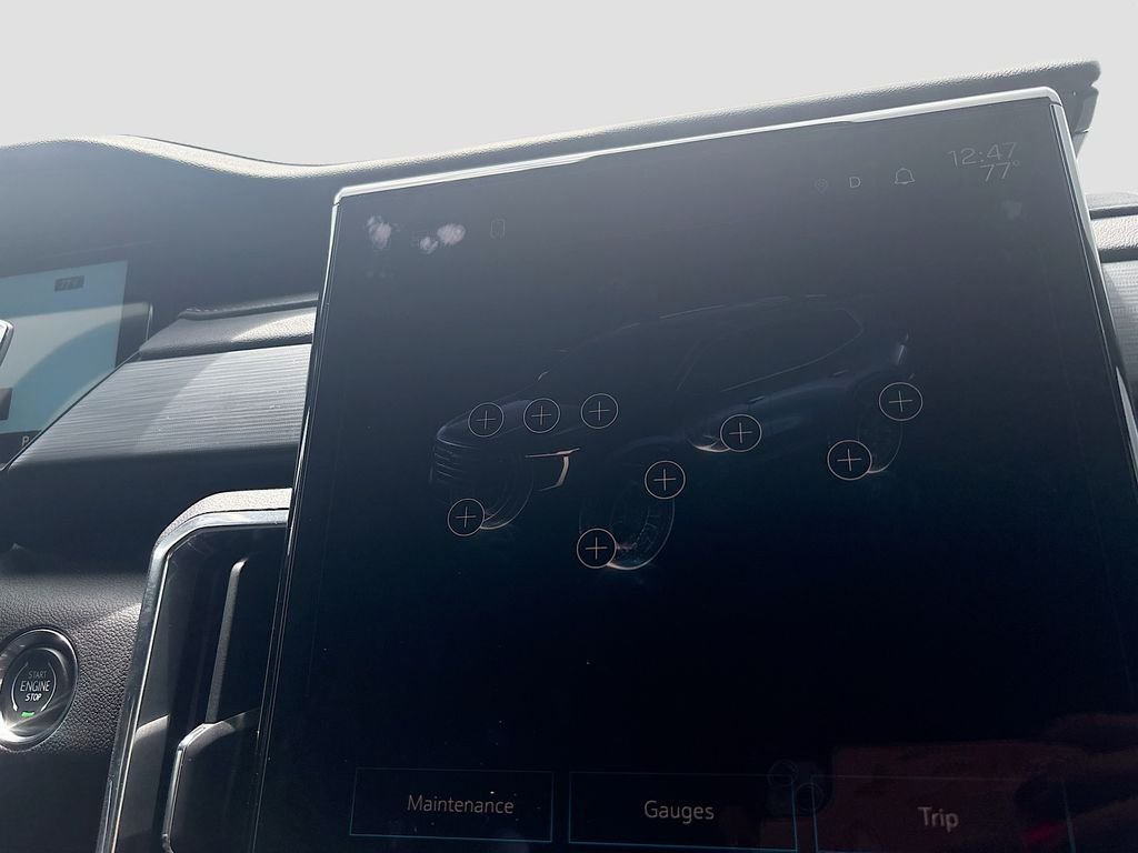 Used 2025 Summit White GMC Elevation image 31