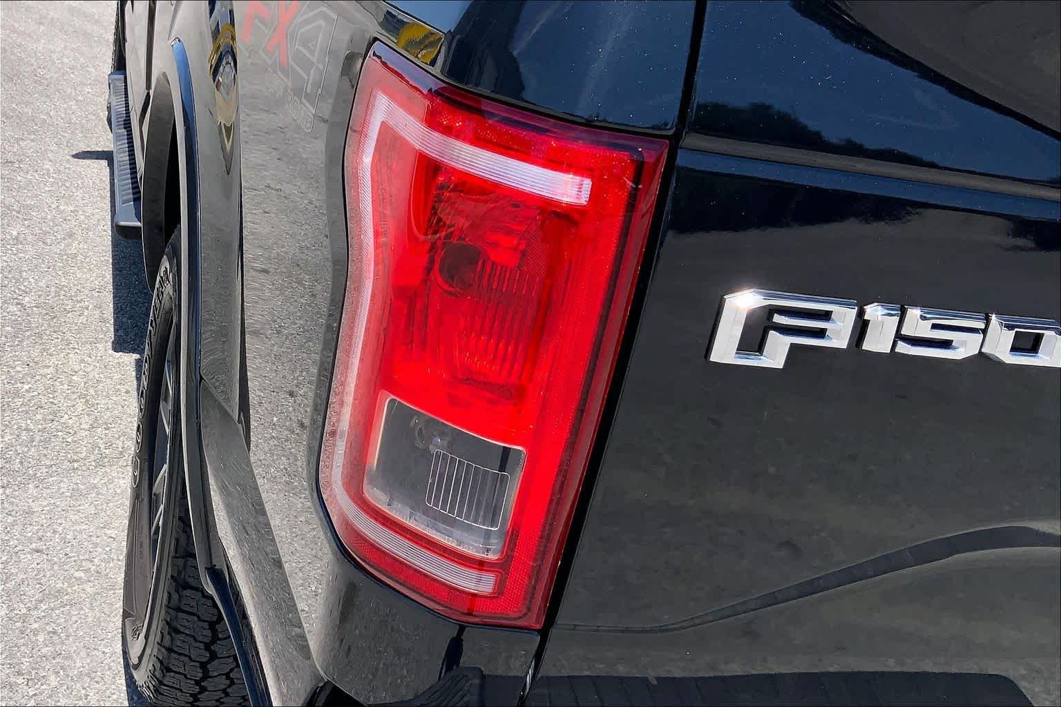 Used 2015 Tuxedo Black Metallic Ford XLT image 28