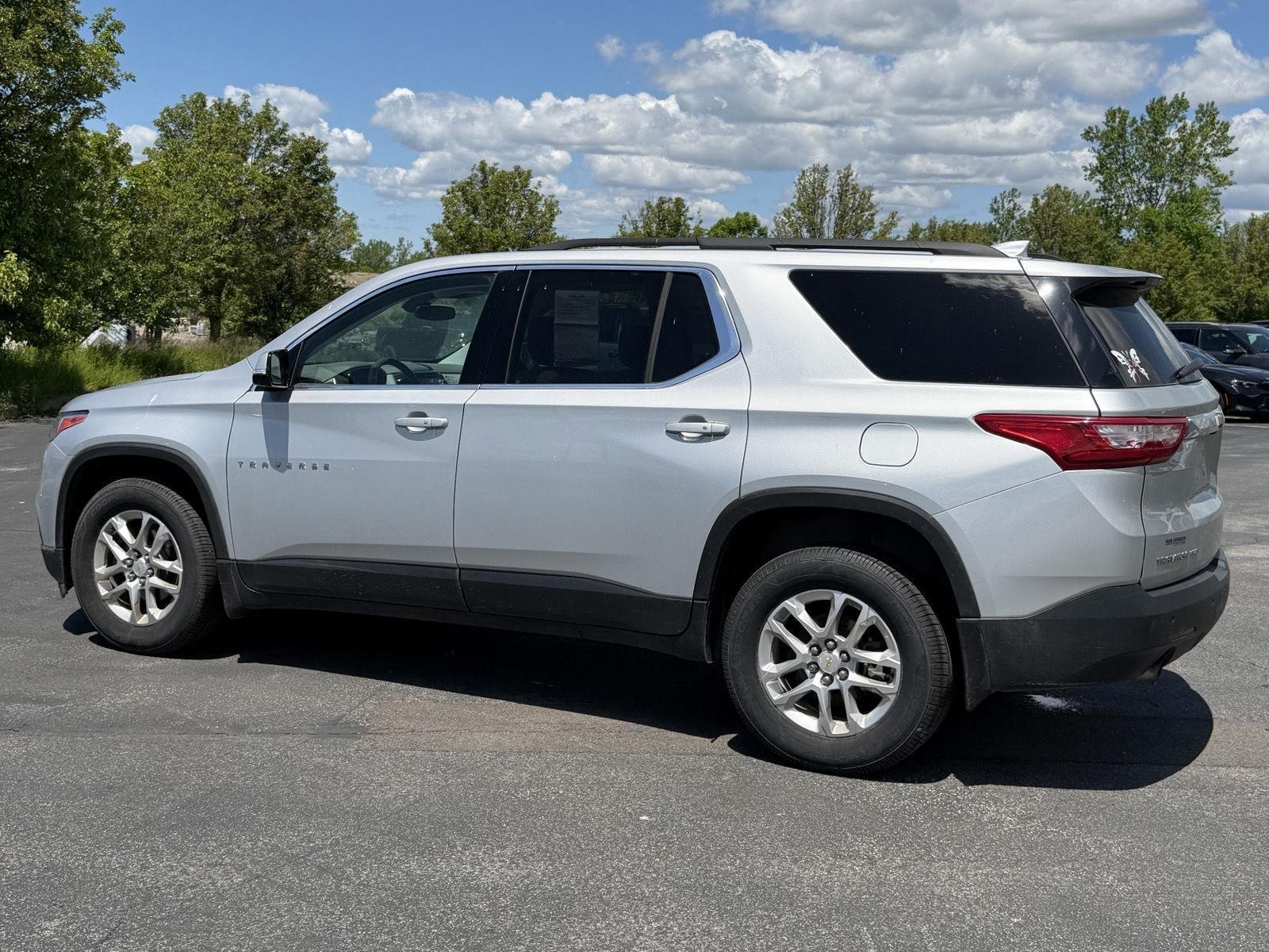 Used 2020 Silver Ice Metallic Chevrolet LT Cloth image 6