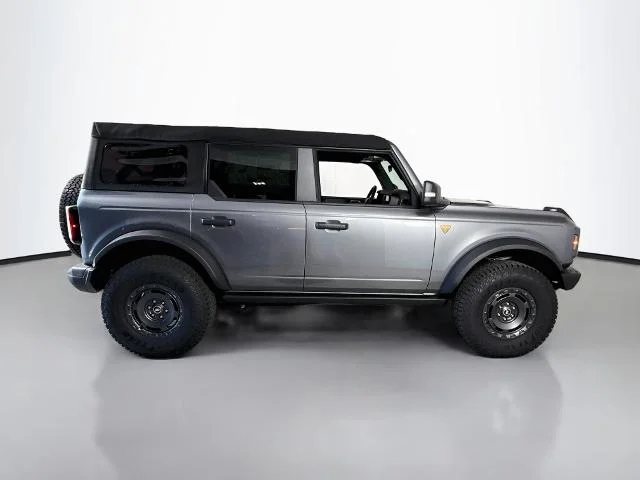 New 2025 Carbonized Gray Metallic Ford Badlands® image 40