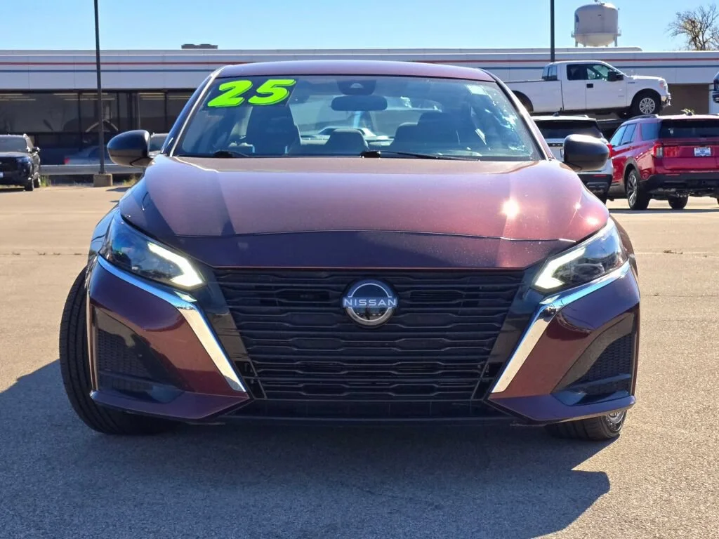 Used 2025 Nissan Altima SV with VIN 1N4BL4DV4SN356976 for sale in Melrose Park, IL