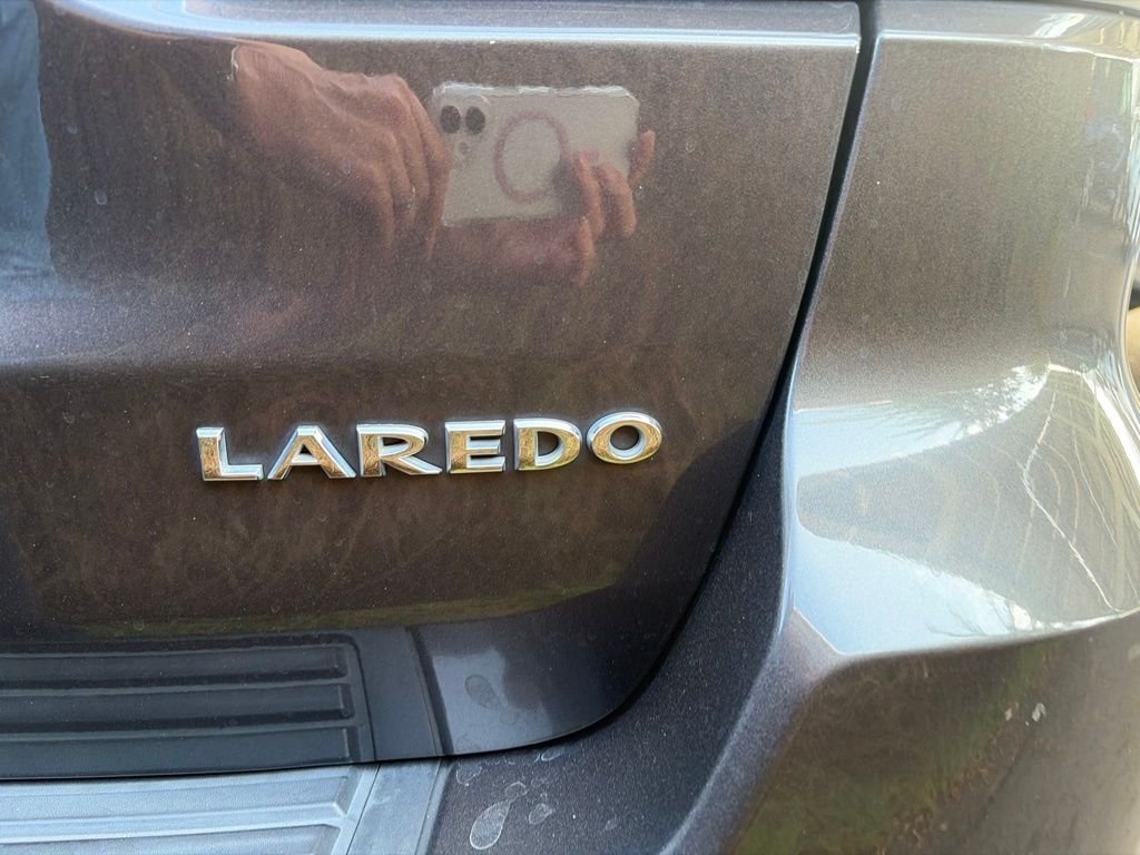 Used 2018 Gray Jeep Laredo E image 22