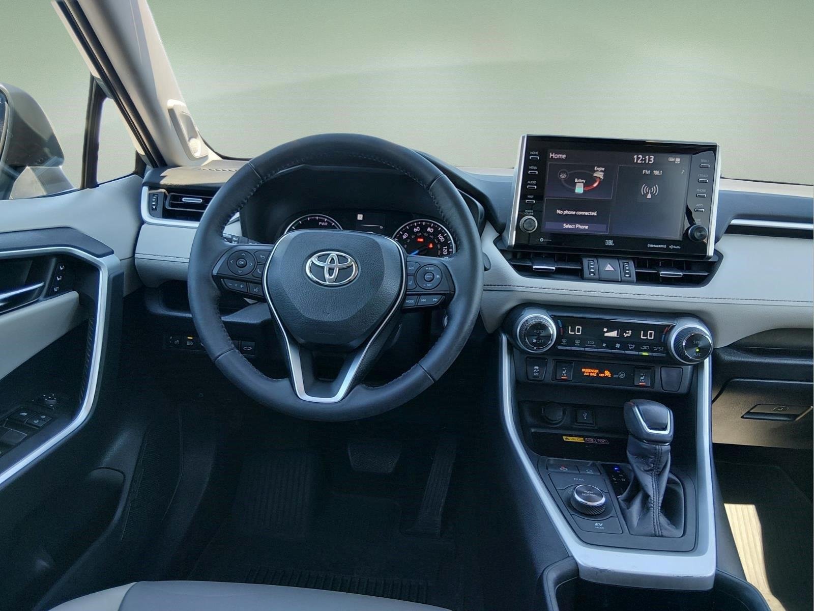 Used 2022 Lunar Rock Toyota XLE Premium image 16
