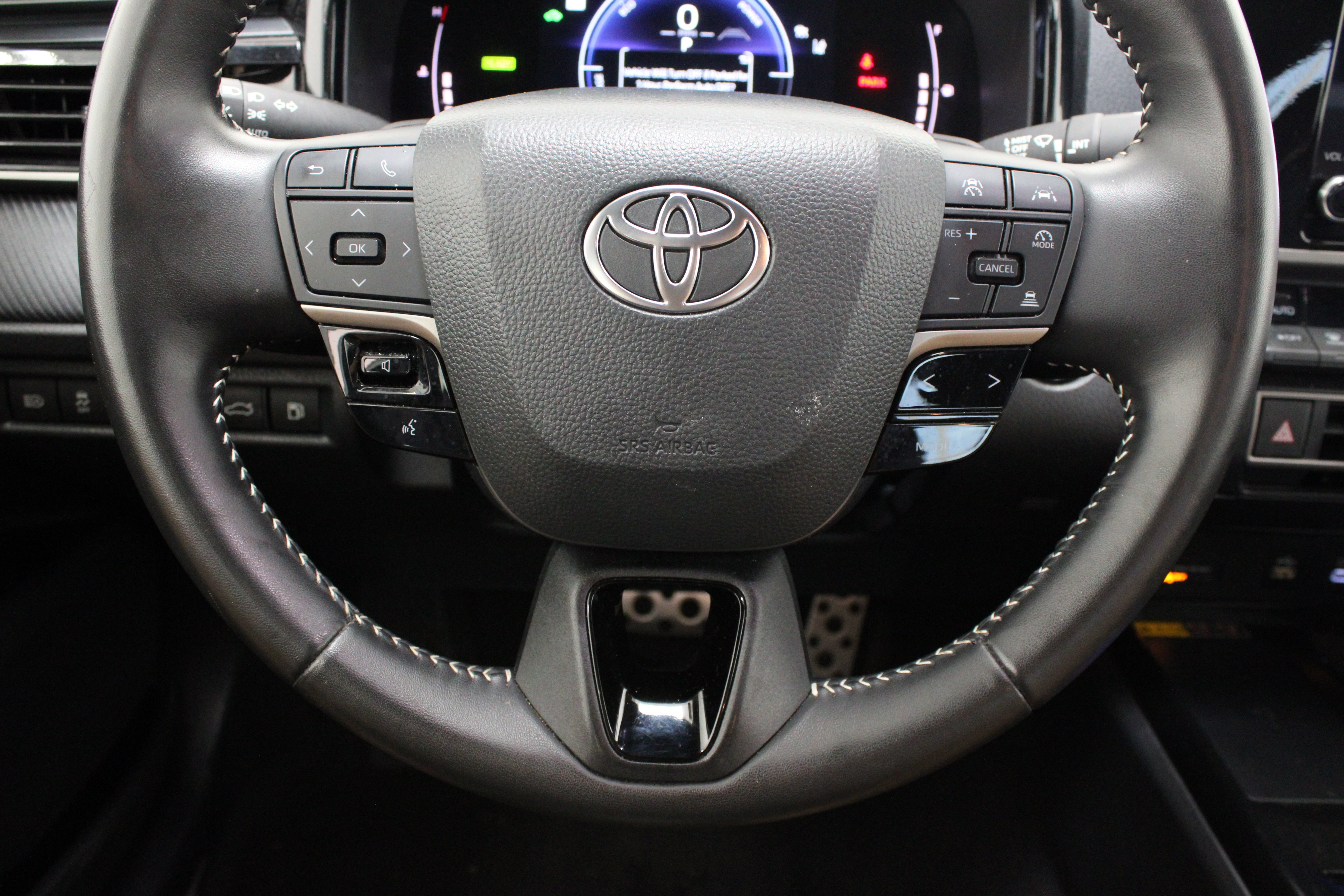 Used 2025 BLIZZARD PEARL Toyota SE image 24