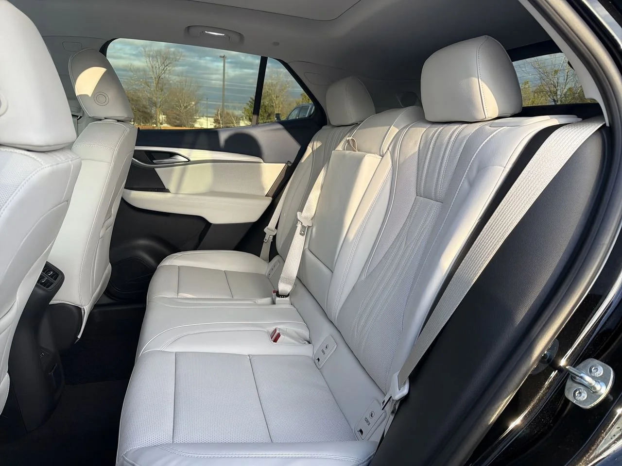 New 2026 Ebony Twilight Metallic Buick Avenir image 20