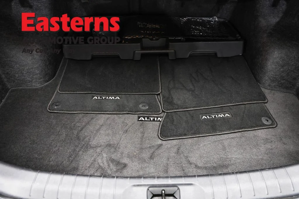 Used 2023 Black Nissan 2.5 SL image 9