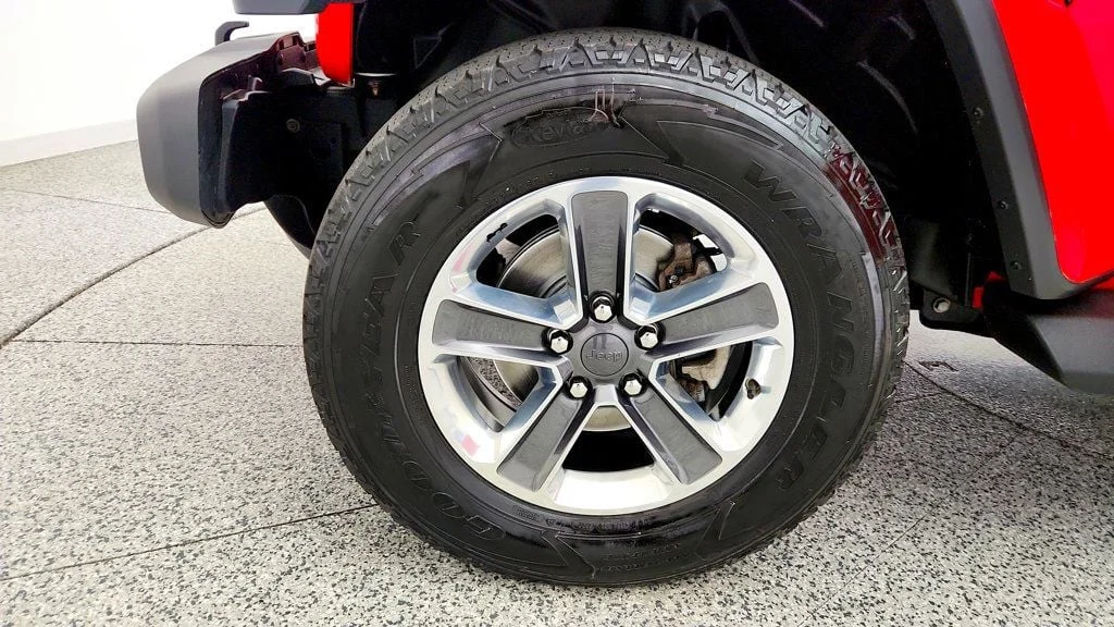 Used 2022 Firecracker Red Clearcoat Jeep Unlimited Sahara 4x4 w/ Hard Top, Selec-Trac & LED Lighting image 9