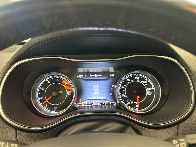 Used 2019 Gray Jeep Limited image 25