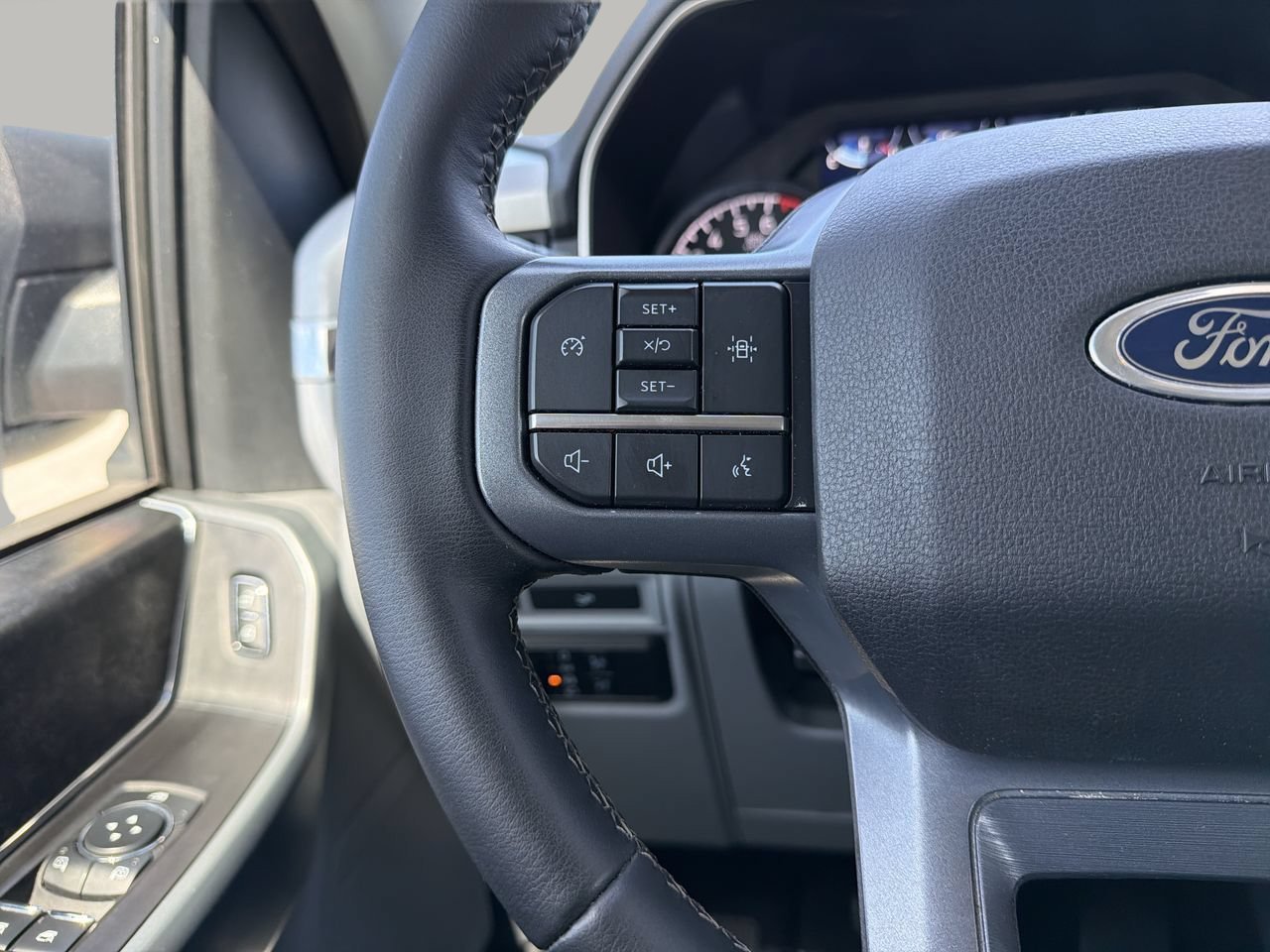Used 2023 Silver Metallic Ford XLT image 26