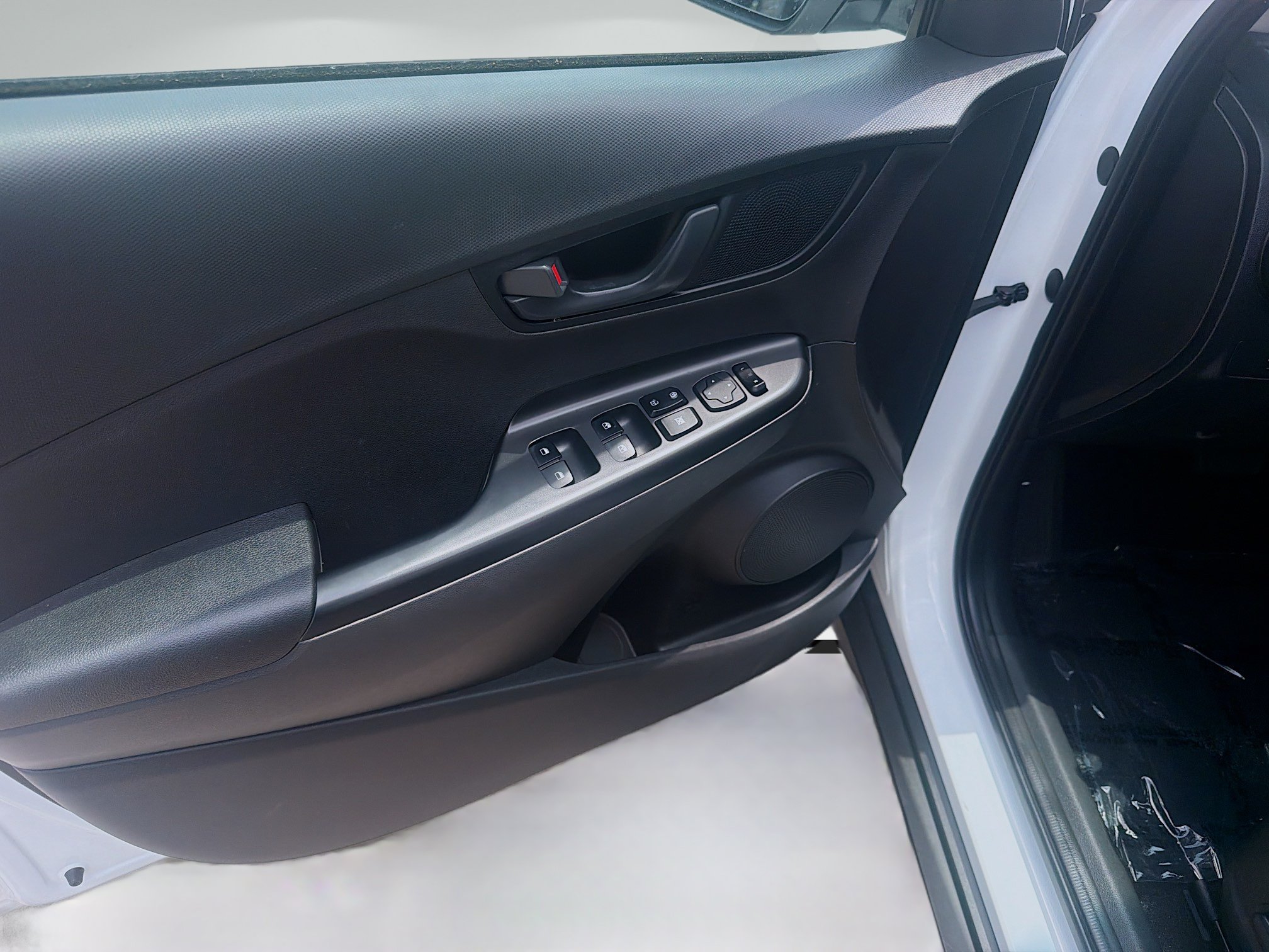 2023 Hyundai Kona SEL - Photo 17