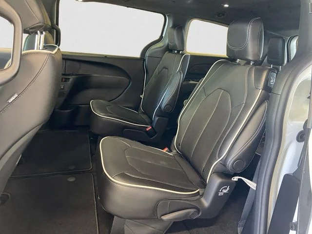 New 2026 White Chrysler Limited image 14