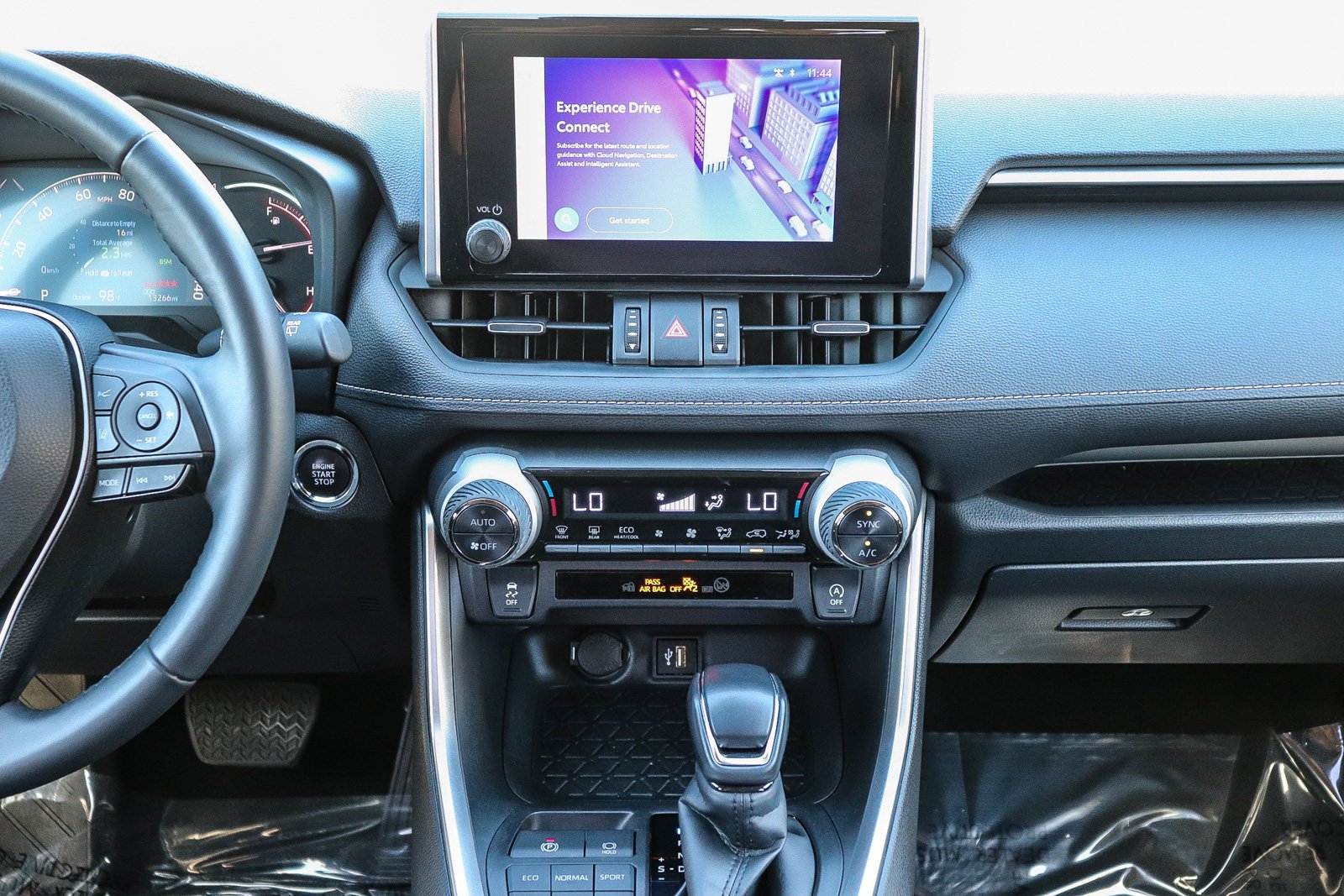 Certified Used 2025  Toyota XLE Premium image 14