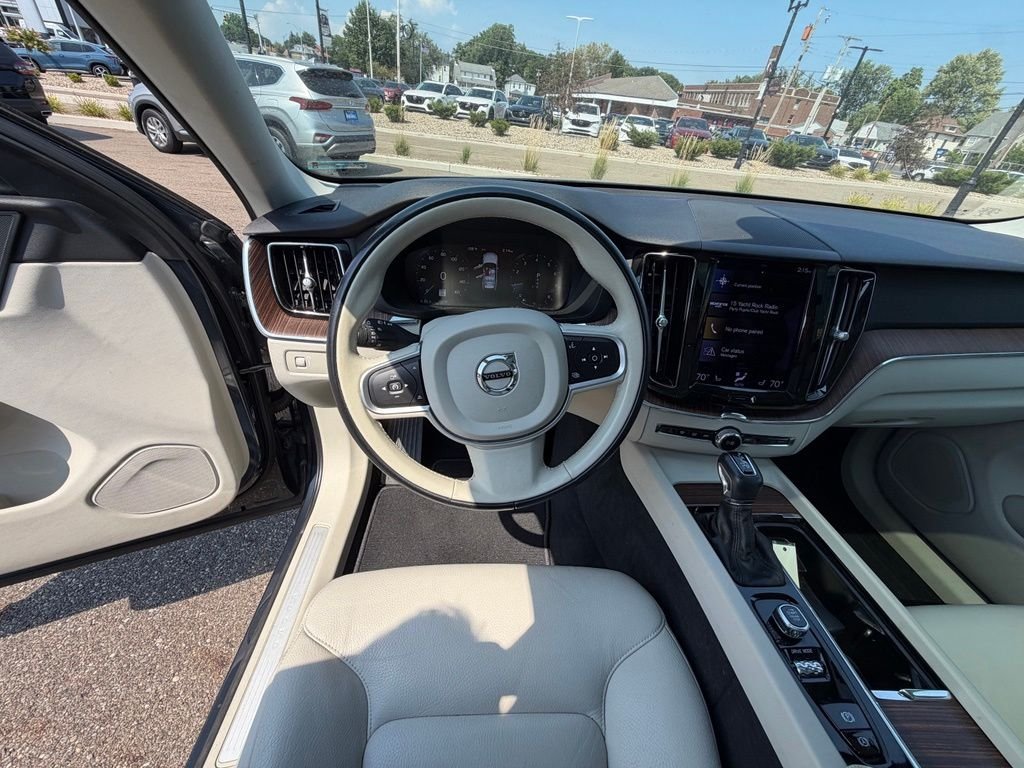 Used 2021 Blue Volvo T5 Momentum image 10