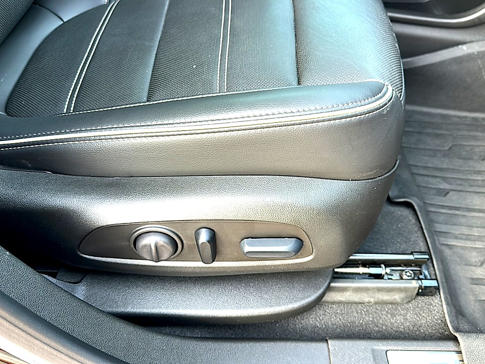 Used 2023 Ebony Twilight Metallic GMC Denali image 27