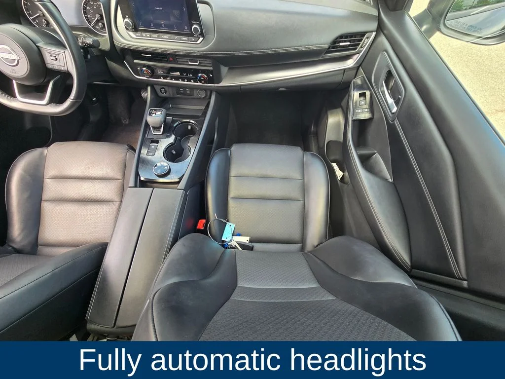 Used 2024 Gray Nissan SV image 15