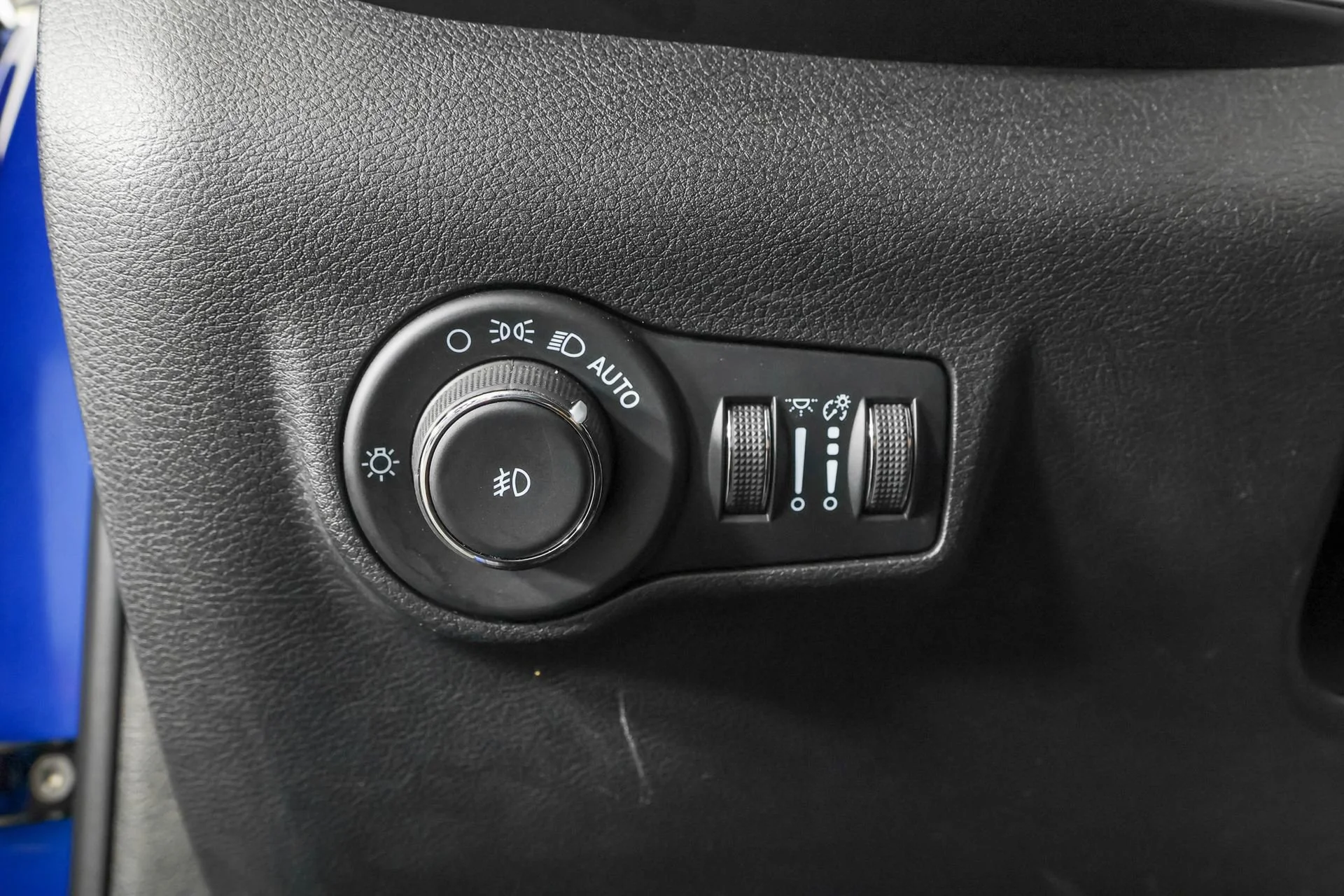 Used 2023 Blue Jeep Limited image 24