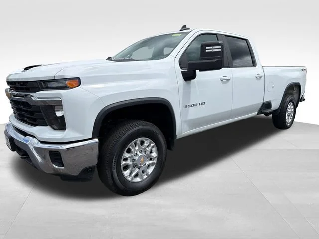 Used 2024 Summit White Chevrolet LT image 1