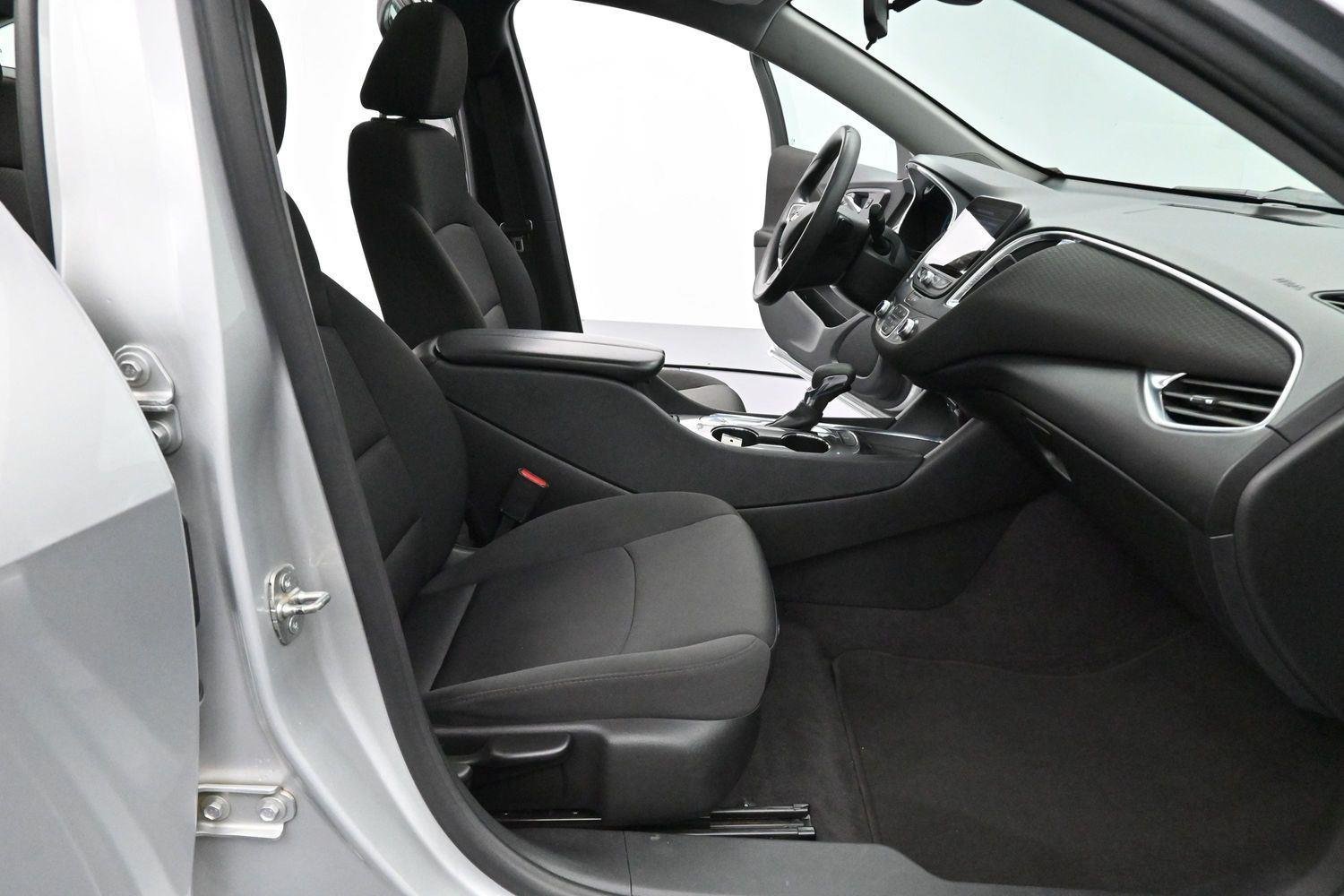 Used 2021 SILVER ICE METALLIC Chevrolet LT image 31
