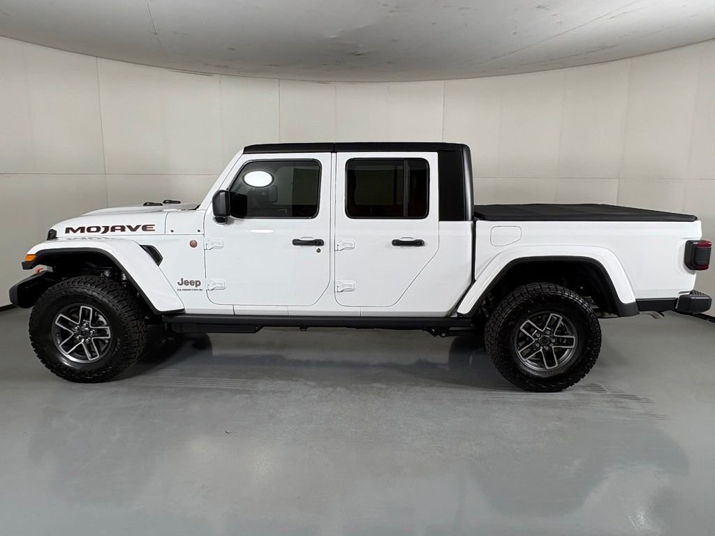 New 2026 Bright White Clearcoat Jeep Mojave image 5