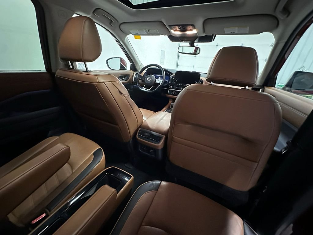 Used 2022 Red Nissan Platinum image 26