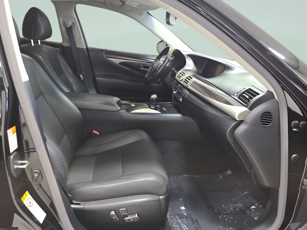 Used 2016 Obsidian Lexus 460 image 13