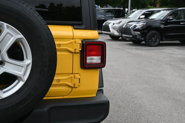 Used 2021  Jeep Unlimited Sport S image 7