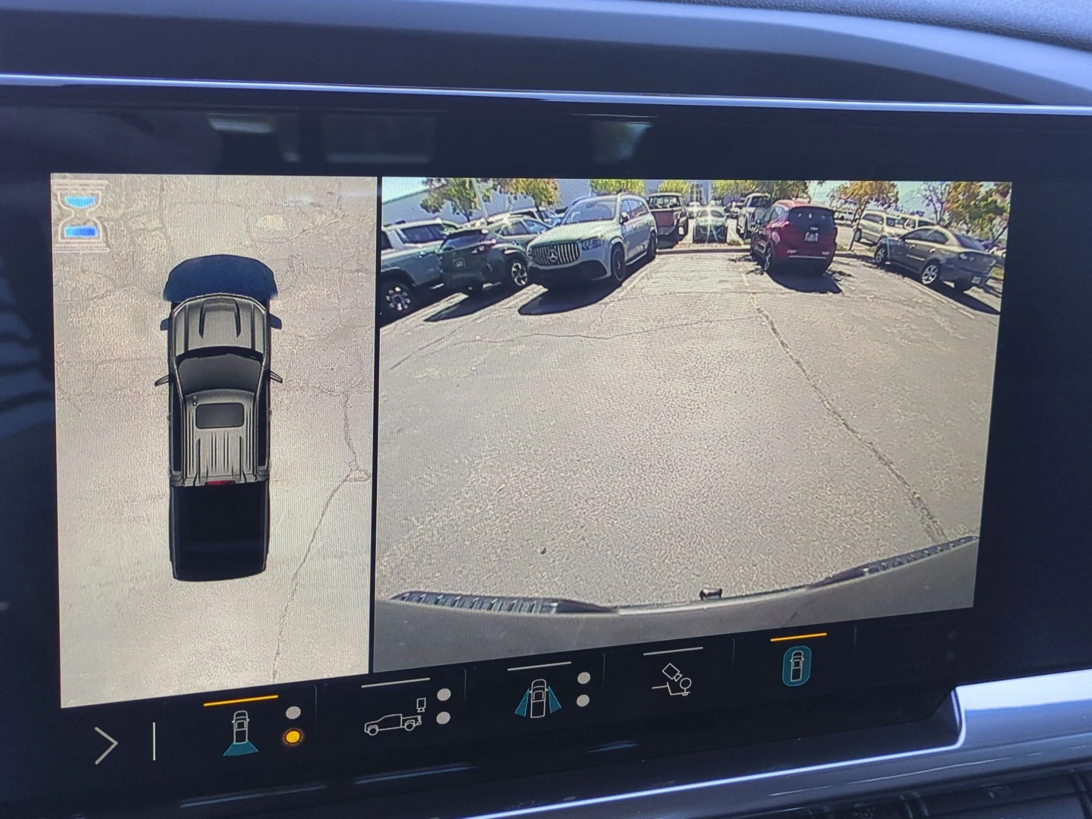 Used 2022 Black Chevrolet RST image 20